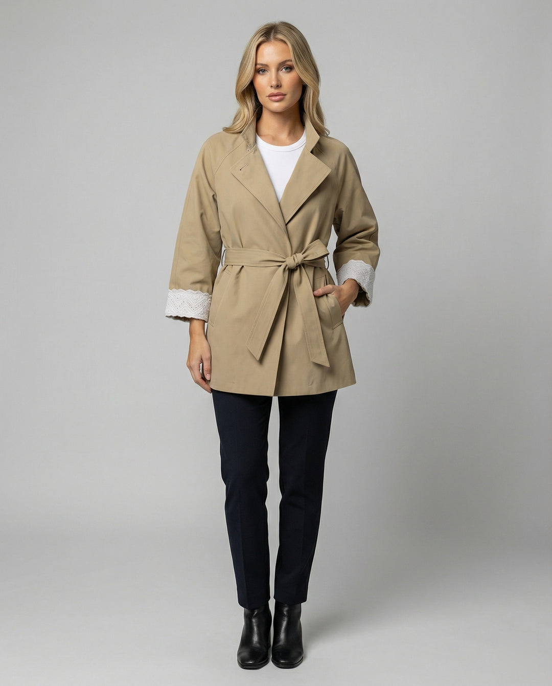 Damen Mode online taillierter Trenchcoat mit Stehkragen und Spitzenmanschetten EB