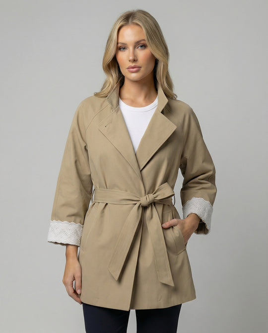 Damen Mode online taillierter Trenchcoat mit Stehkragen und Spitzenmanschetten EB