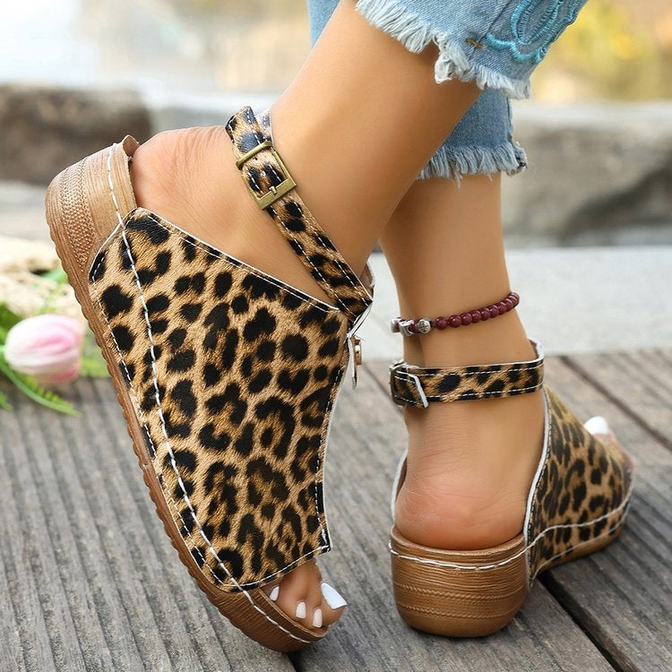 Damen Wedge-Sandaletten mit Leopardenmuster EB