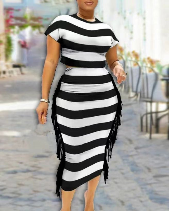 Damen Midi-Kleid mit fransigen Details und Streifenmuster EB