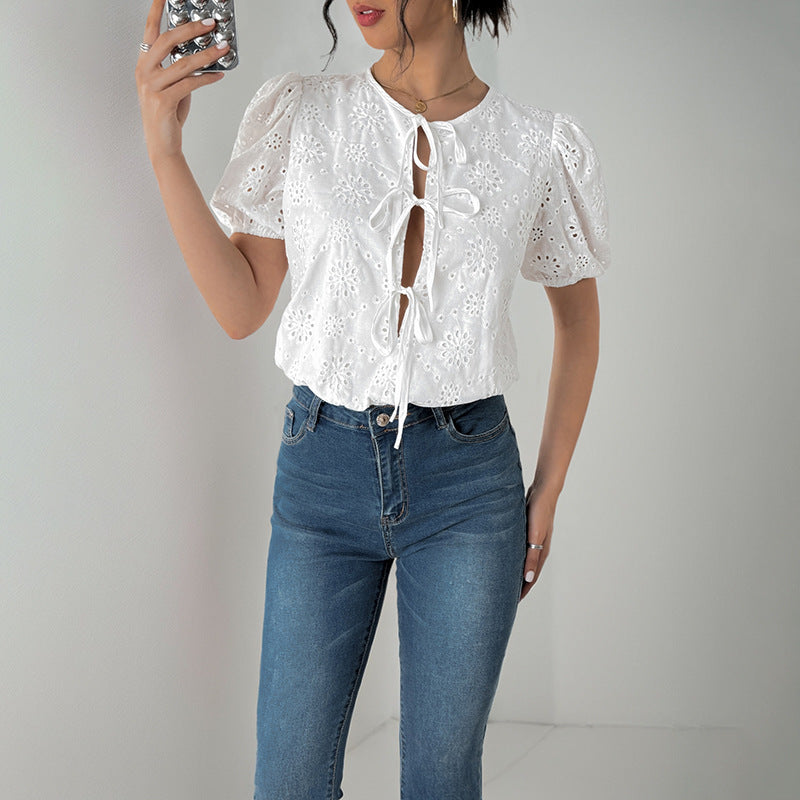 Damen Bluse mit Rüschen und raffiniertem Schnürdetail EB