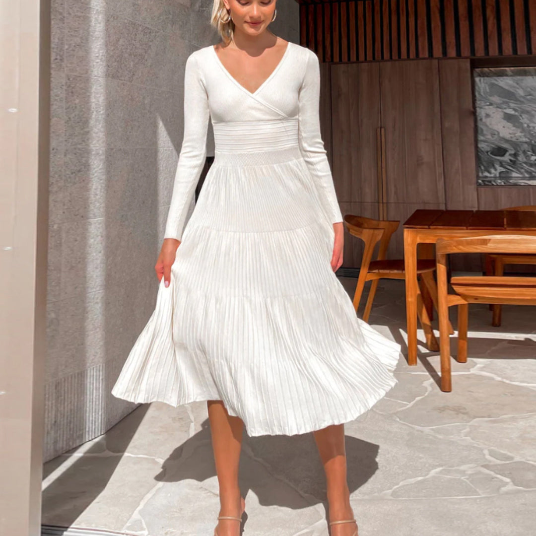 Damen Elegantes Wickelkleid mit plisséierten Details EB