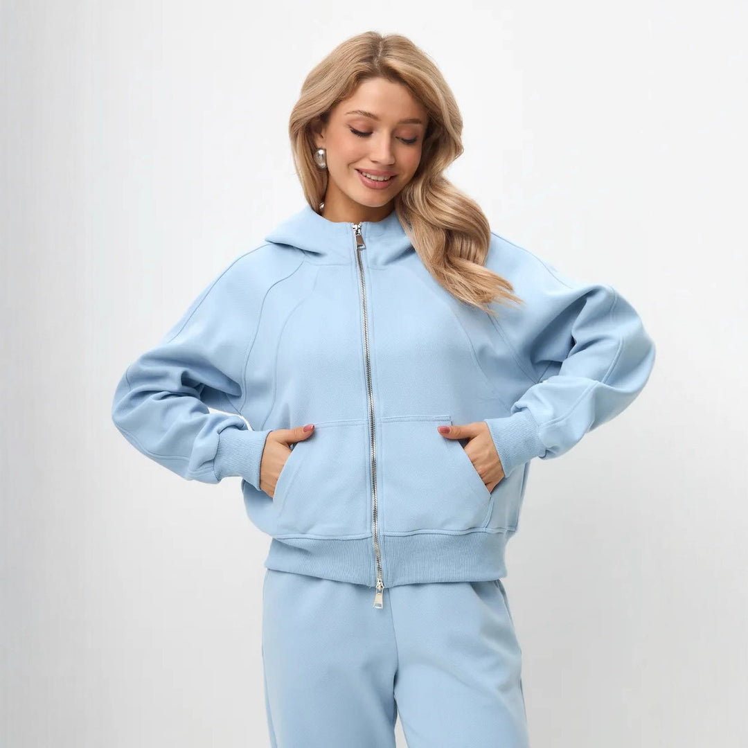 Damen entspanntes Fleece-Zweiteiler Set mit Raglan-Kapuzenjacke, durchgehendem Reißverschluss und gerader Relax-Jogginghose Eichborn Berlin