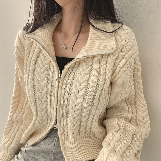 Damen Strickjacke mit hochwertigem Zopfmuster und sportlichem Reißverschluss EB