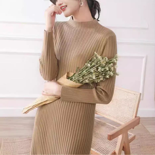 Damen Strickkleid mit feiner Rippstruktur und hohem Kragen EB