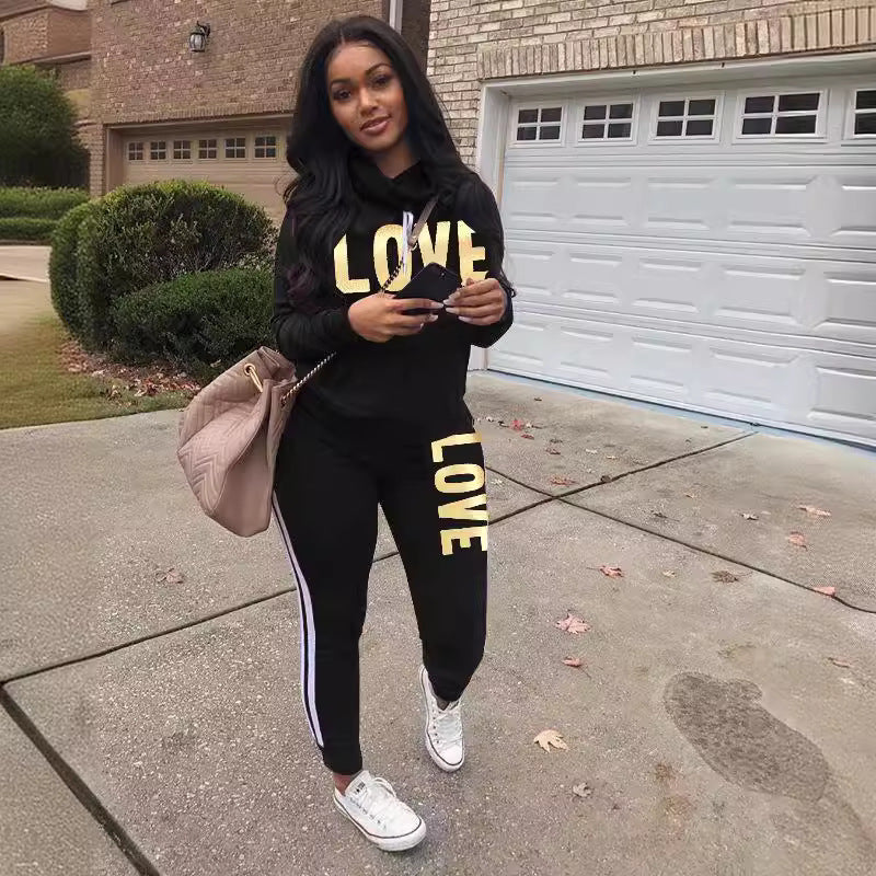 Damen nan sportives Kapuzen-Sweatshirt-Set mit Goldprint und Highwaist-Jogginghose EB