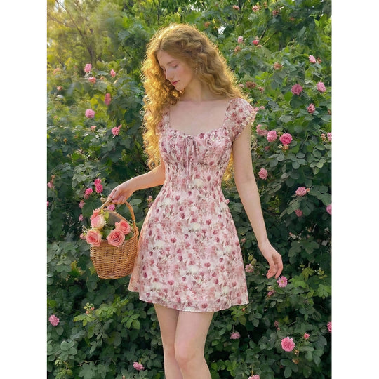 Damen Sommerliches Blütenkleid mit fließendem Schnitt und Rüschendetails EB