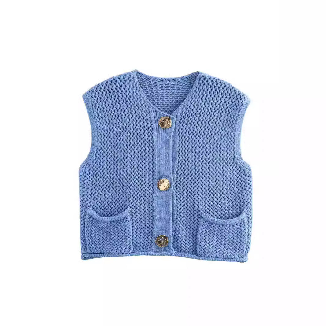 Damen gehäkelte Strickweste mit großen Zierknöpfen und Aufsatztaschen EB