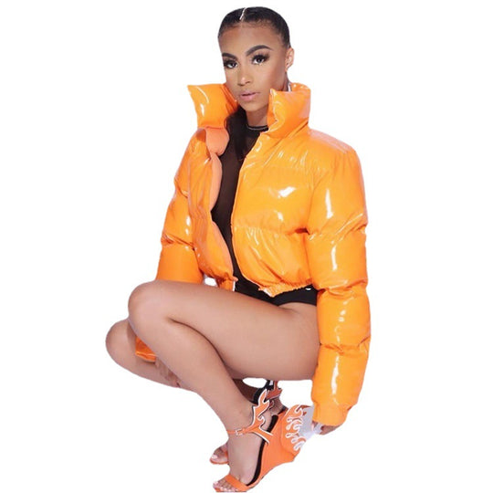 Damen modische kurze Steppjacke mit glänzendem Finish EB