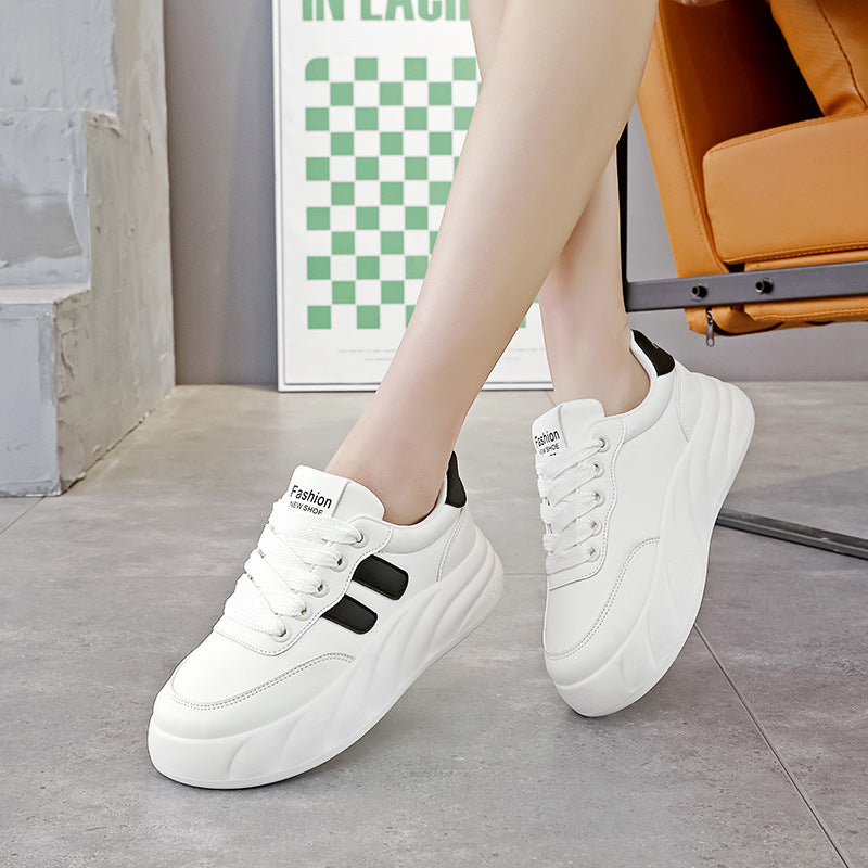 Damen Komfortable Plateau Sneakers mit modernem Design und atmungsaktiver Sohle EB