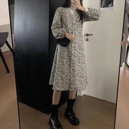 Damen Maxikleid mit modernem Leopardenmuster und eleganten Puffärmeln EB