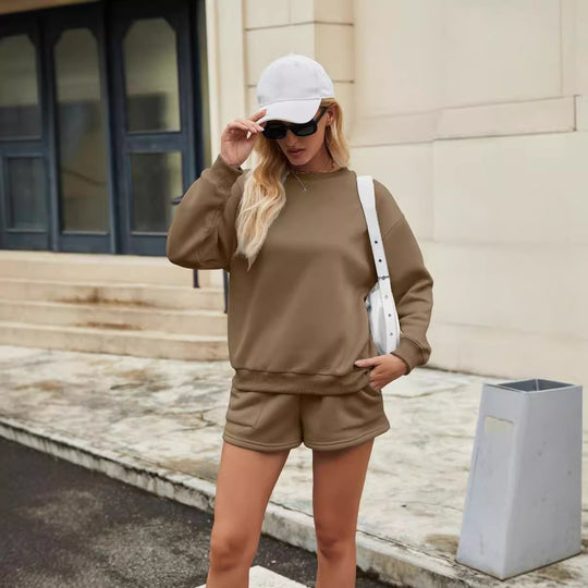 Damen Sportliches Loungewear-Set mit elegantem Sweatshirt und kurzen Shorts EB