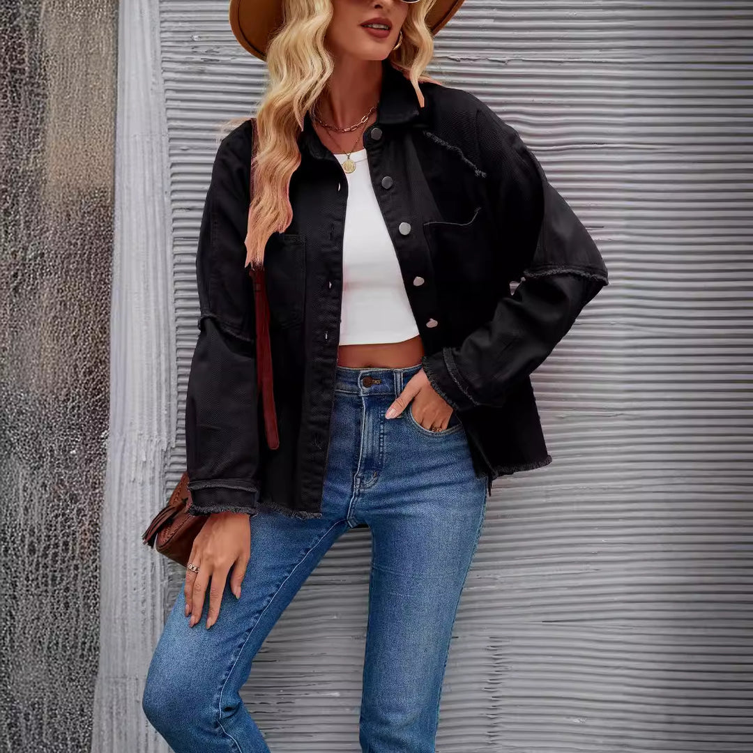 Damen Denimjacke mit lässigem Schnitt und fransigen Details EB
