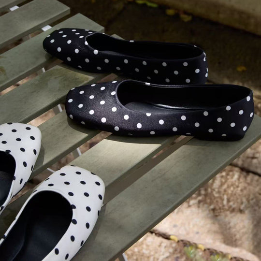 Damen Elegante und modische Ballerinas mit glänzender Oberfläche EB