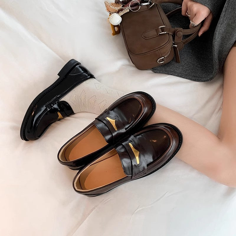 Damen Elegante Loafers aus feinem Leder mit glänzenden Akzenten und gepolstertem Fußbett EB