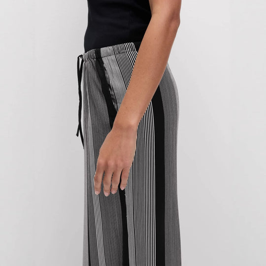 Damen Weit geschnittene Sommerhose mit elastischem Bund EB