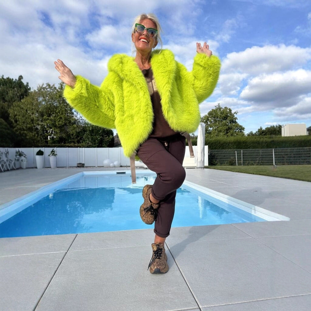 Damen Modische Fleecejacke mit weich gefüttertem Kragen und weitem Schnitt EB