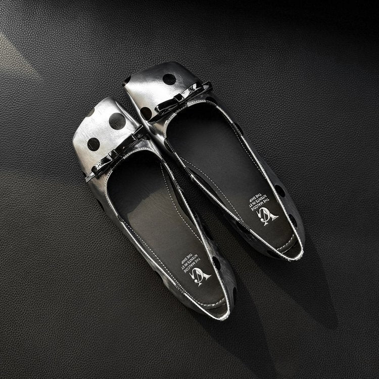 Damen elegante Ballerinas mit modischem Punktedesign und dekorativem Schleifendetail EB