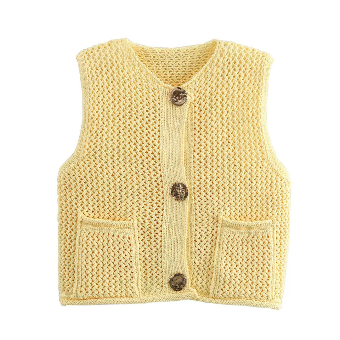 Damen gehäkelte Strickweste mit großen Zierknöpfen und Aufsatztaschen EB