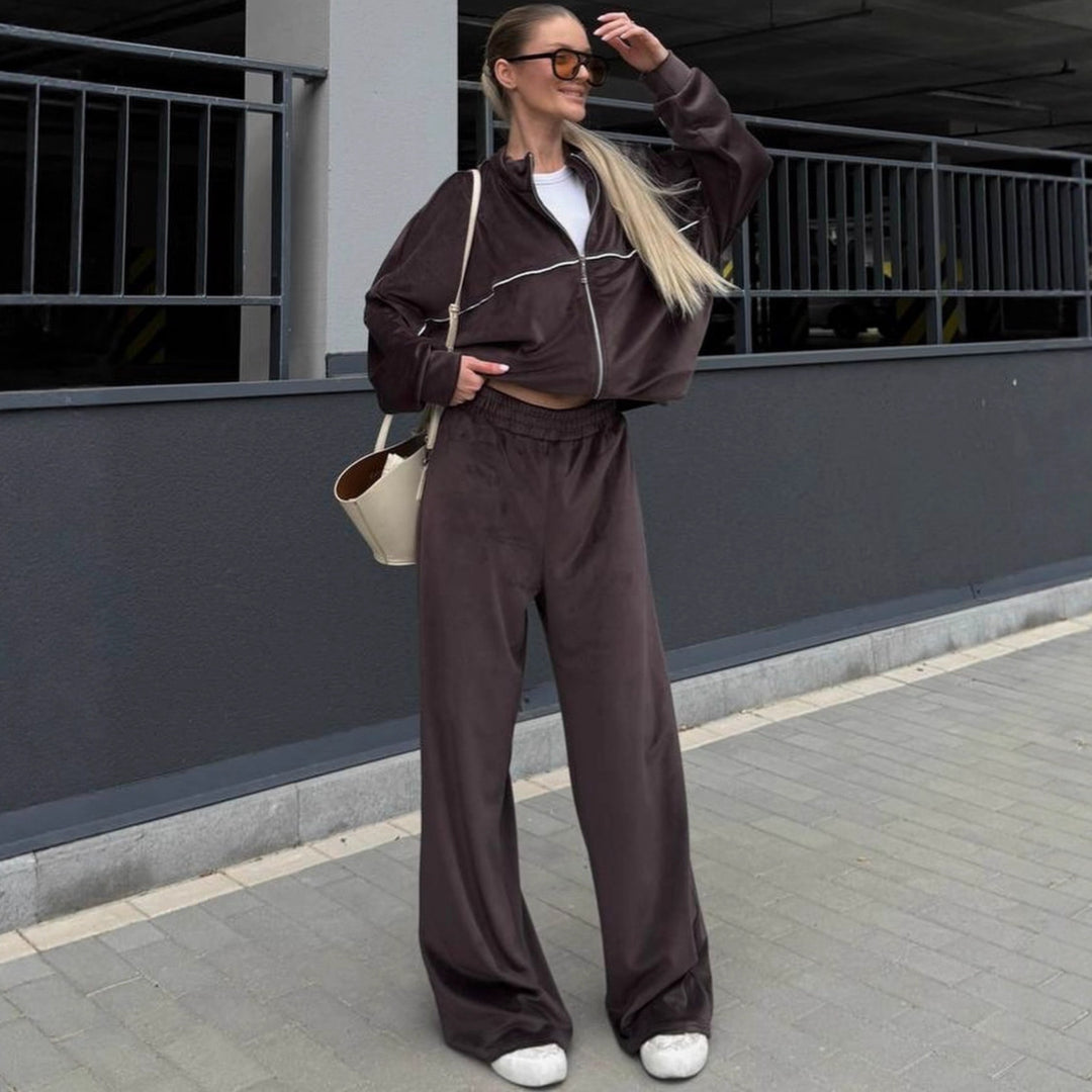 Damen moderne Velours-Zweiteiler mit kurzem Stehkragen-Zip und fließender hochgeschnittener Palazzohose Eichborn Berlin