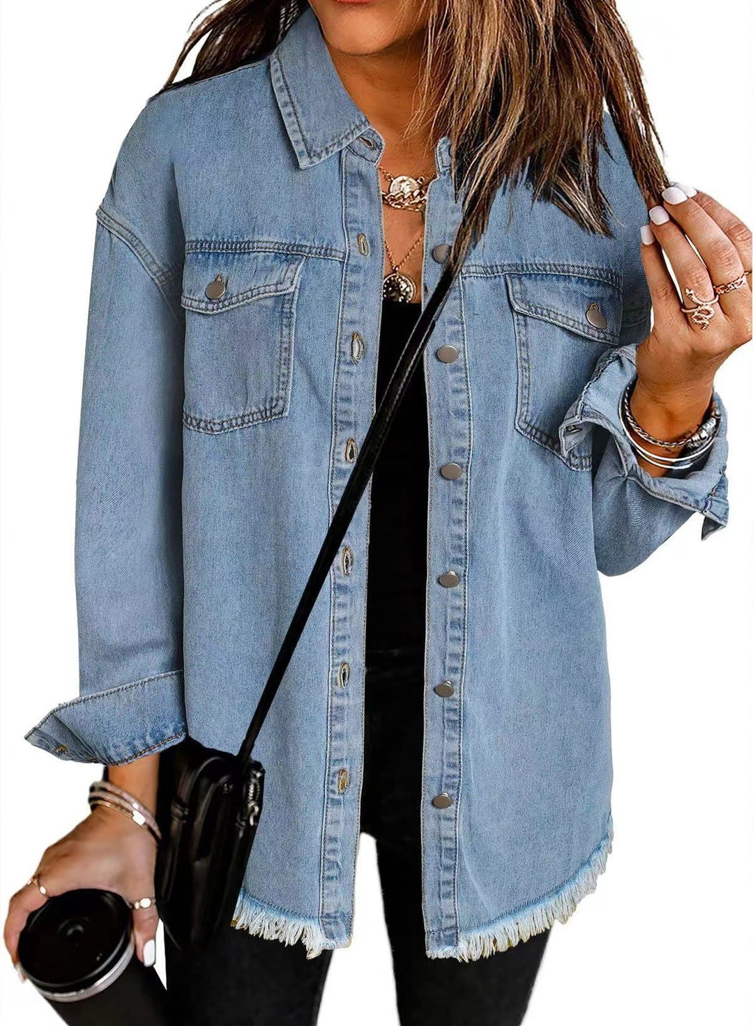 Damen lässiges Denim-Hemd mit fransigen Säumen und praktischen Brusttaschen EB