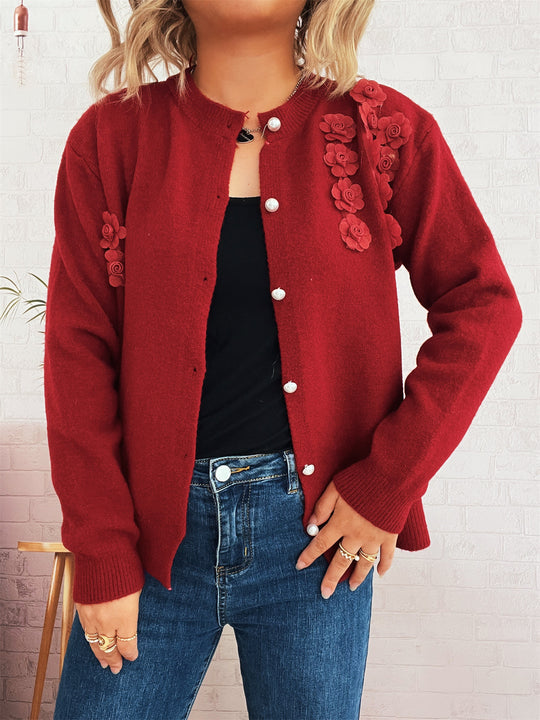 Damen Strickjacke mit floralem Design und eleganten Perlenknöpfen EB