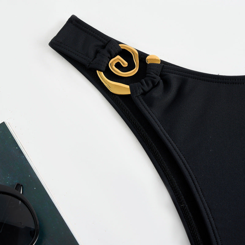Damen Bikini-Set mit breiten Trägern und modischem Golddetail EB