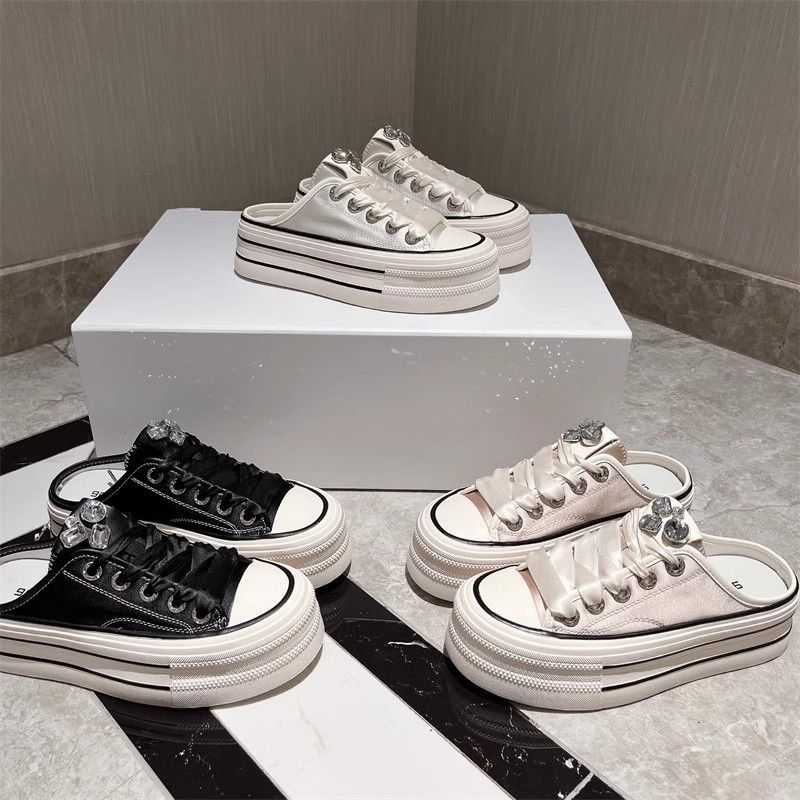Damen modische Slip-On Sneakers mit glänzenden Details und komfortabler Sohle EB