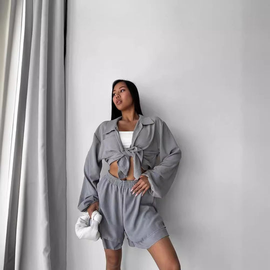 Damen Entspanntes Shorts-Set mit Oversized Hemd EB
