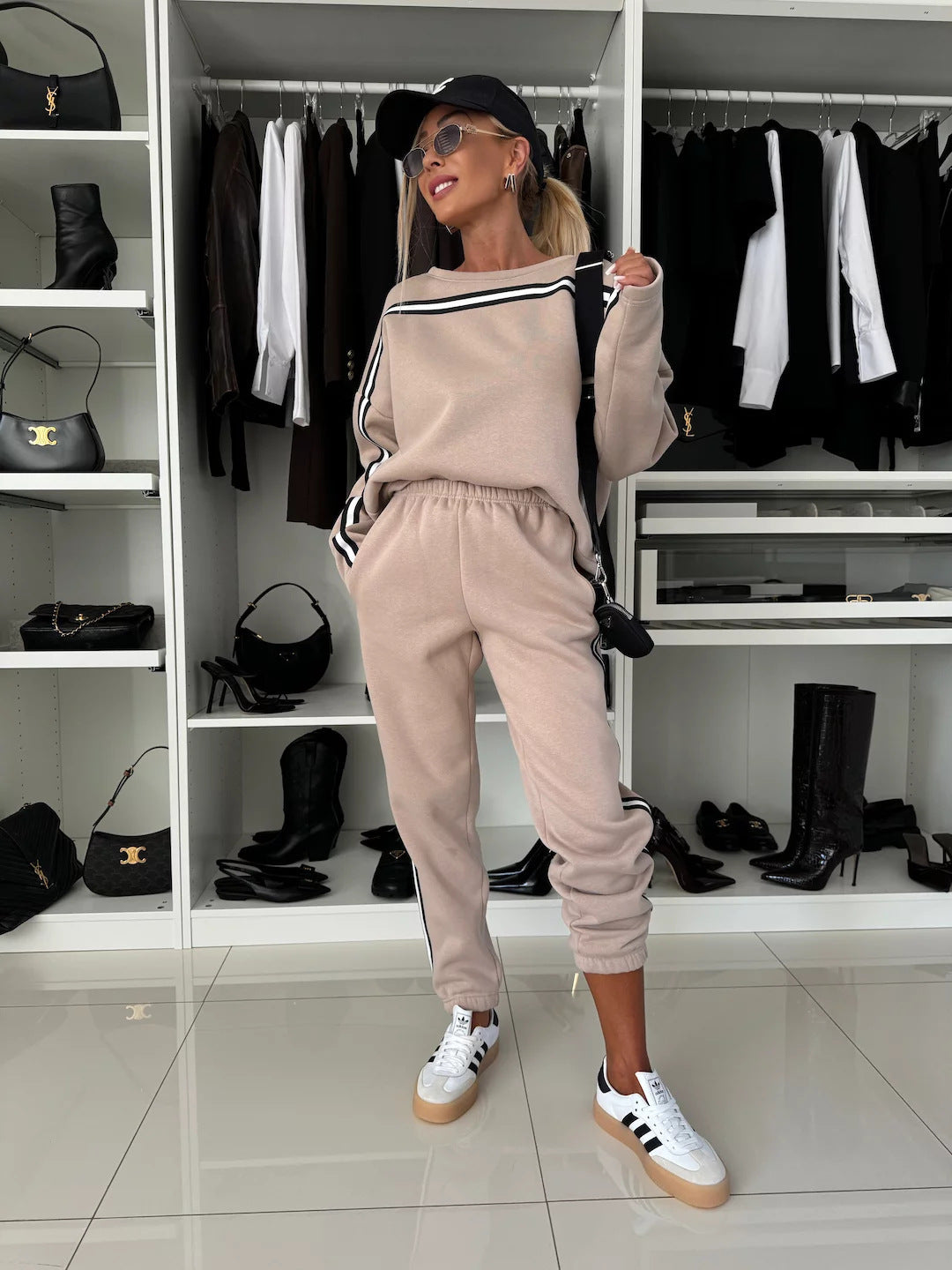 Damen sportives Lounge-Set mit gestreiften Seitenstreifen, oversized Sweatshirt und elastischer Jogginghose EB