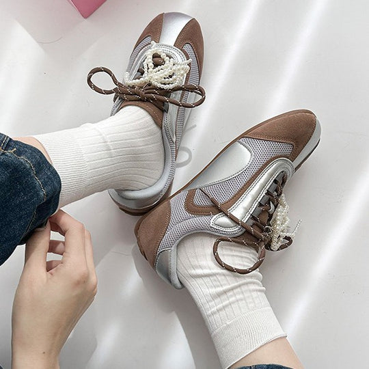 Damen Sportliche Freizeitschuhe mit atmungsaktivem Obermaterial und trendigem Schnürsystem EB