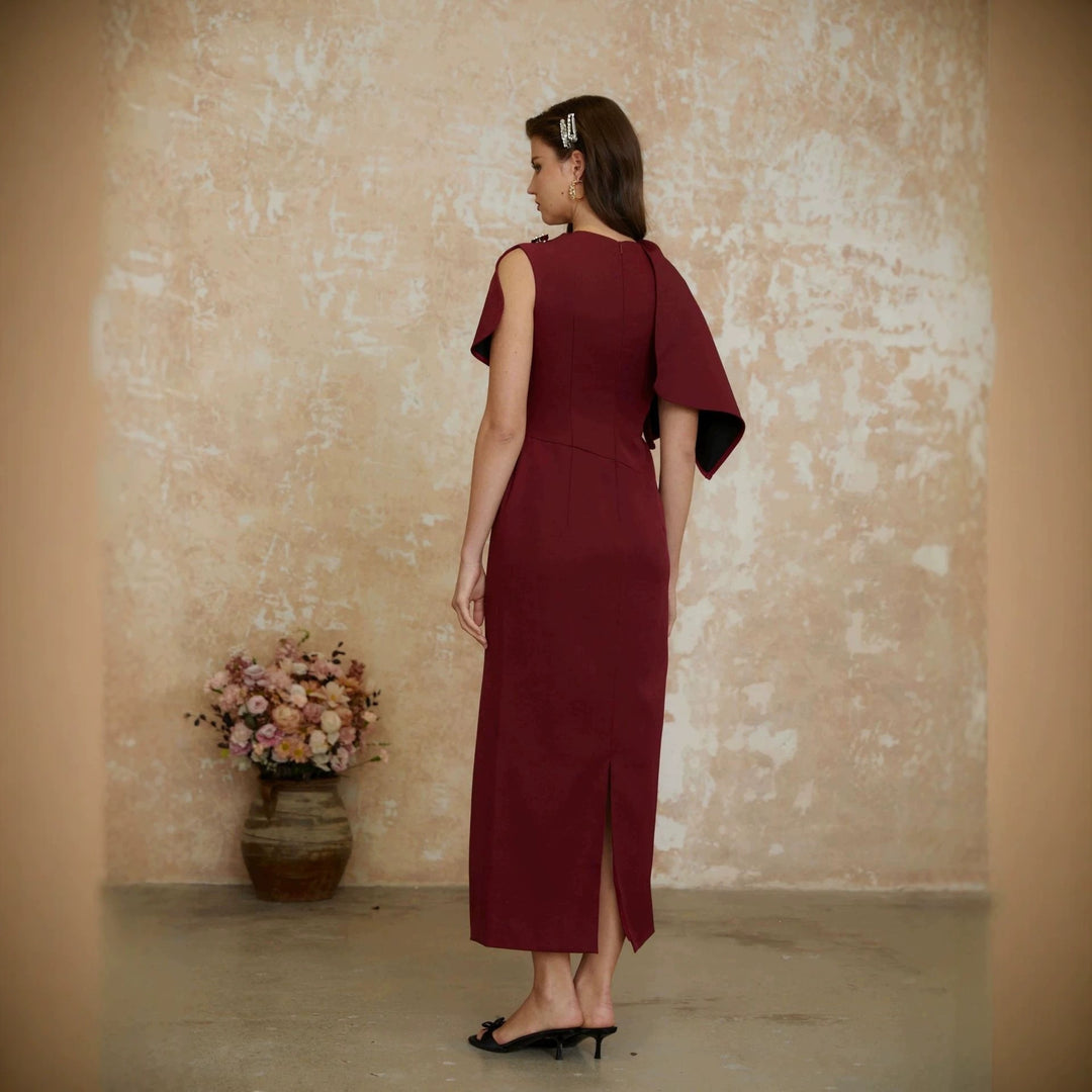 Damen Elegantes Abendkleid mit schulterfreiem Design und raffinierten Drapierungen EB