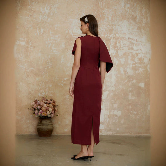 Damen Elegantes Abendkleid mit schulterfreiem Design und raffinierten Drapierungen EB