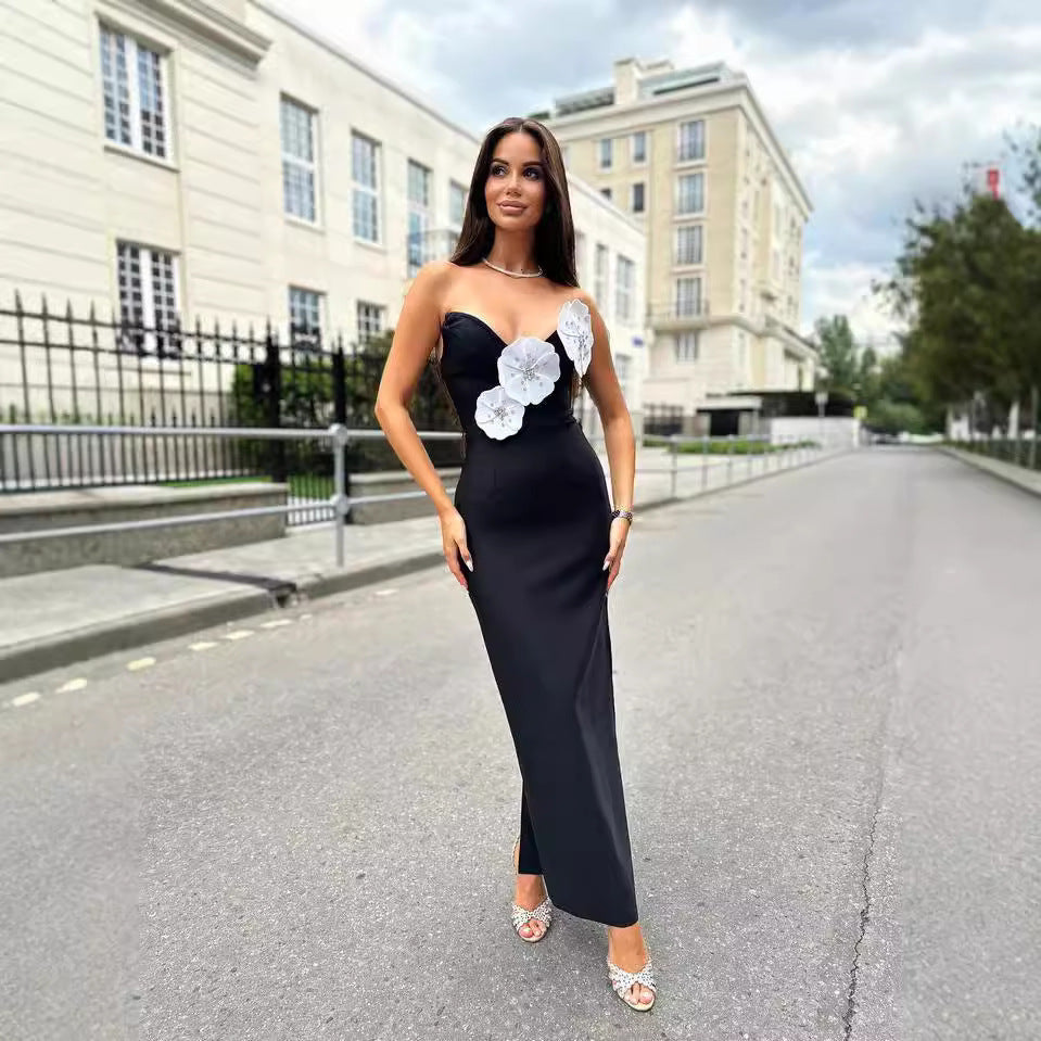 Damen Elegantes bodenlanges Kleid mit asymmetrischem Ausschnitt und floralen Details EB