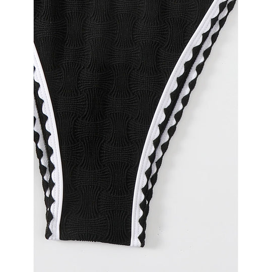 Damen Bikini-Set mit strukturiertem Oberteil und schmalem Höschen EB