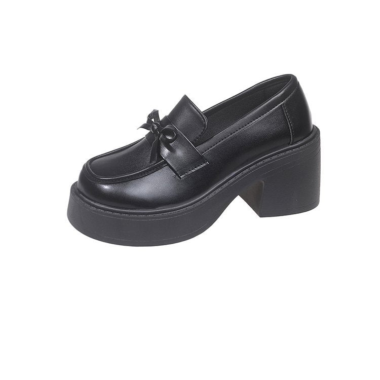 Damen elegante Mokassins mit modischem Blockabsatz und glänzendem Obermaterial EB