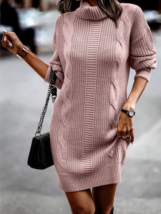 Damen Strickkleid mit modernem Zopfmuster und hochgeschlossenem Kragen EB