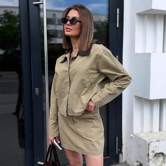Damen cropped Utility-Jacke mit modernem Design und praktischen Taschen EB