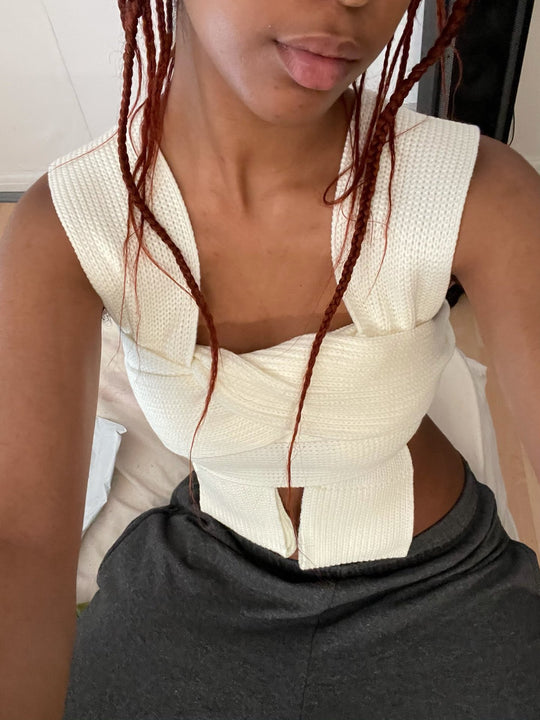 Damen Modisches Stricktop mit extravaganten Kreuzdetails EB