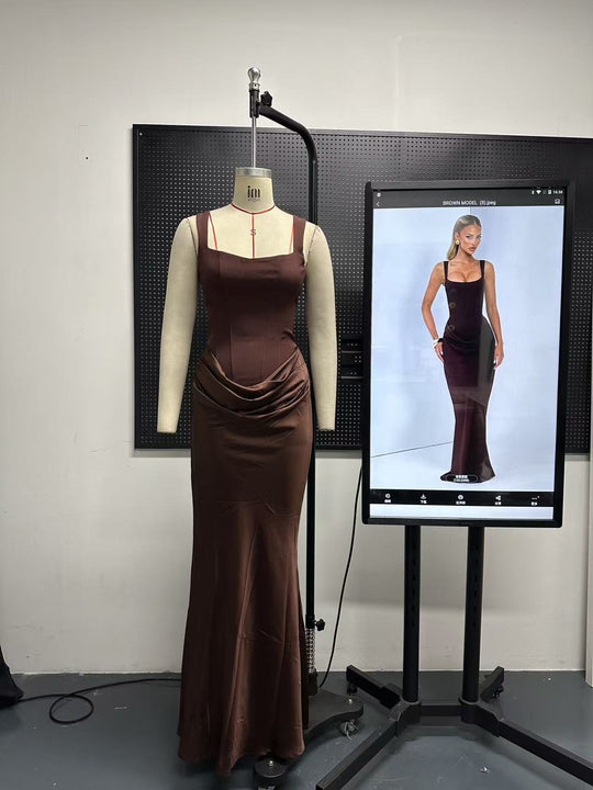Damen Fließendes Maxi-Kleid mit asymmetrischem Schnitt und raffiniertem Drapé EB