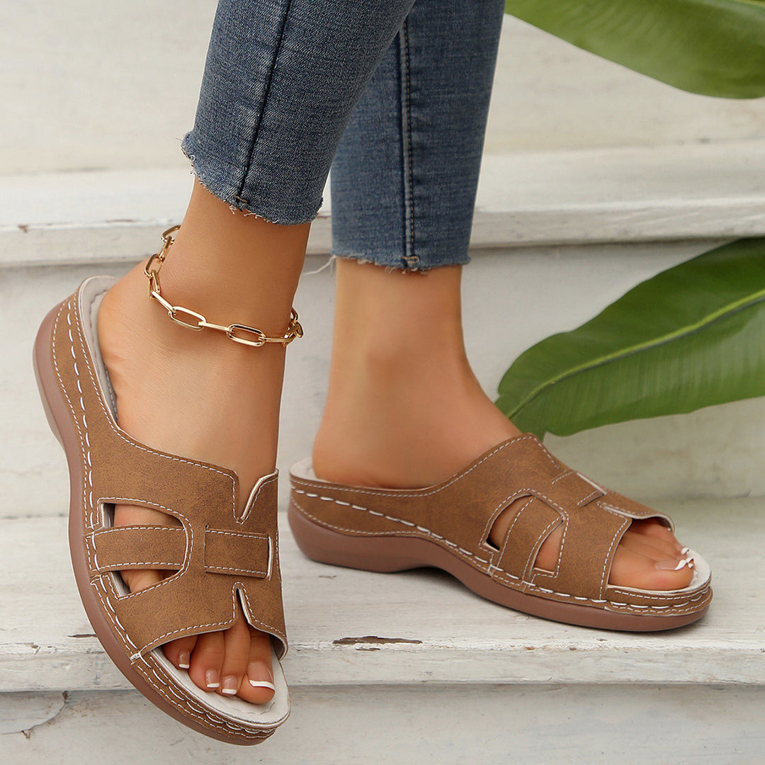 Damen Komfortable Slipper mit elegantem Design EB