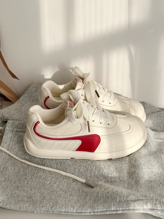 Damen Sneaker mit modischen Akzenten und rutschfester Sohle EB