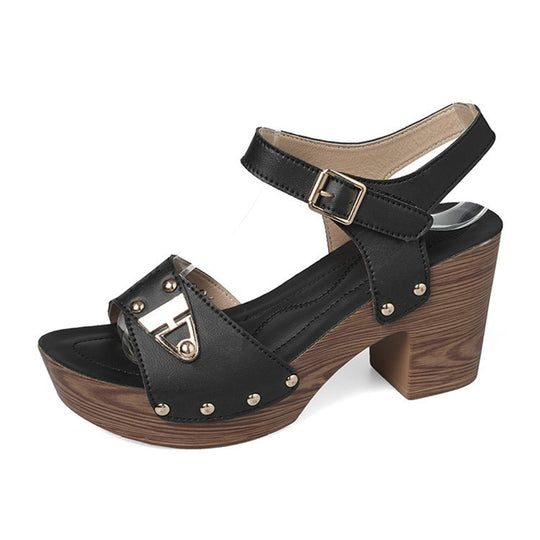 Damen Elegante Plateau-Sandaletten mit geschwungenem Riemendesign und modischen Nieten EB