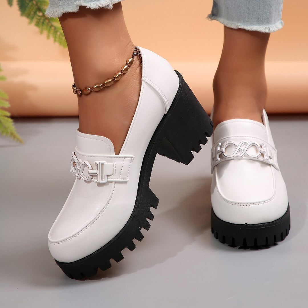 Damen Elegante Mokassins mit robustem Plateau und trendigem Ketten-Detail EB