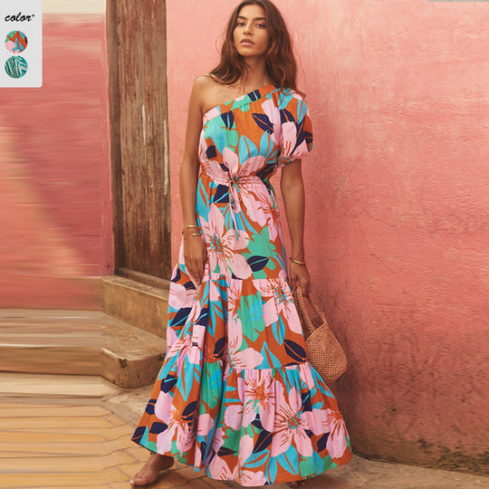 Damen Maxikleid mit asymmetrischem Schnitt und lebhaftem Blattmuster EB