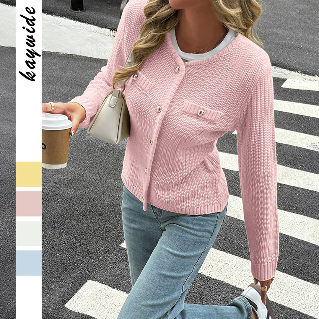 Damen nan Feiner Strickcardigan mit schimmernden Zierknöpfen, geripptem Saum und Brusttaschenoptik EB