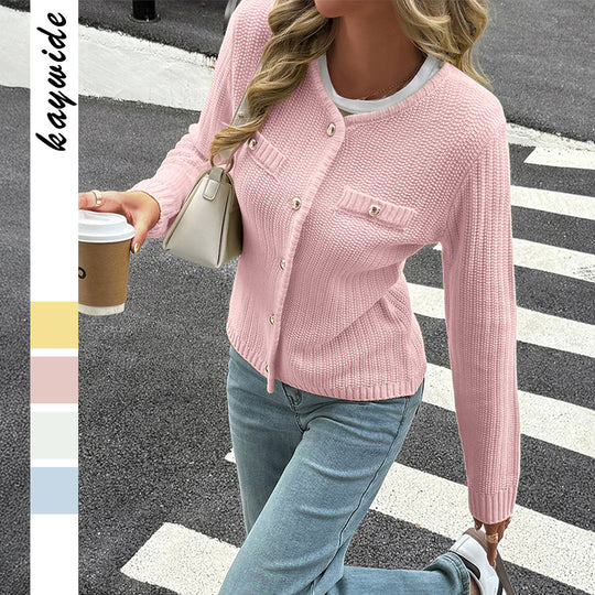 Damen nan Feiner Strickcardigan mit schimmernden Zierknöpfen, geripptem Saum und Brusttaschenoptik EB