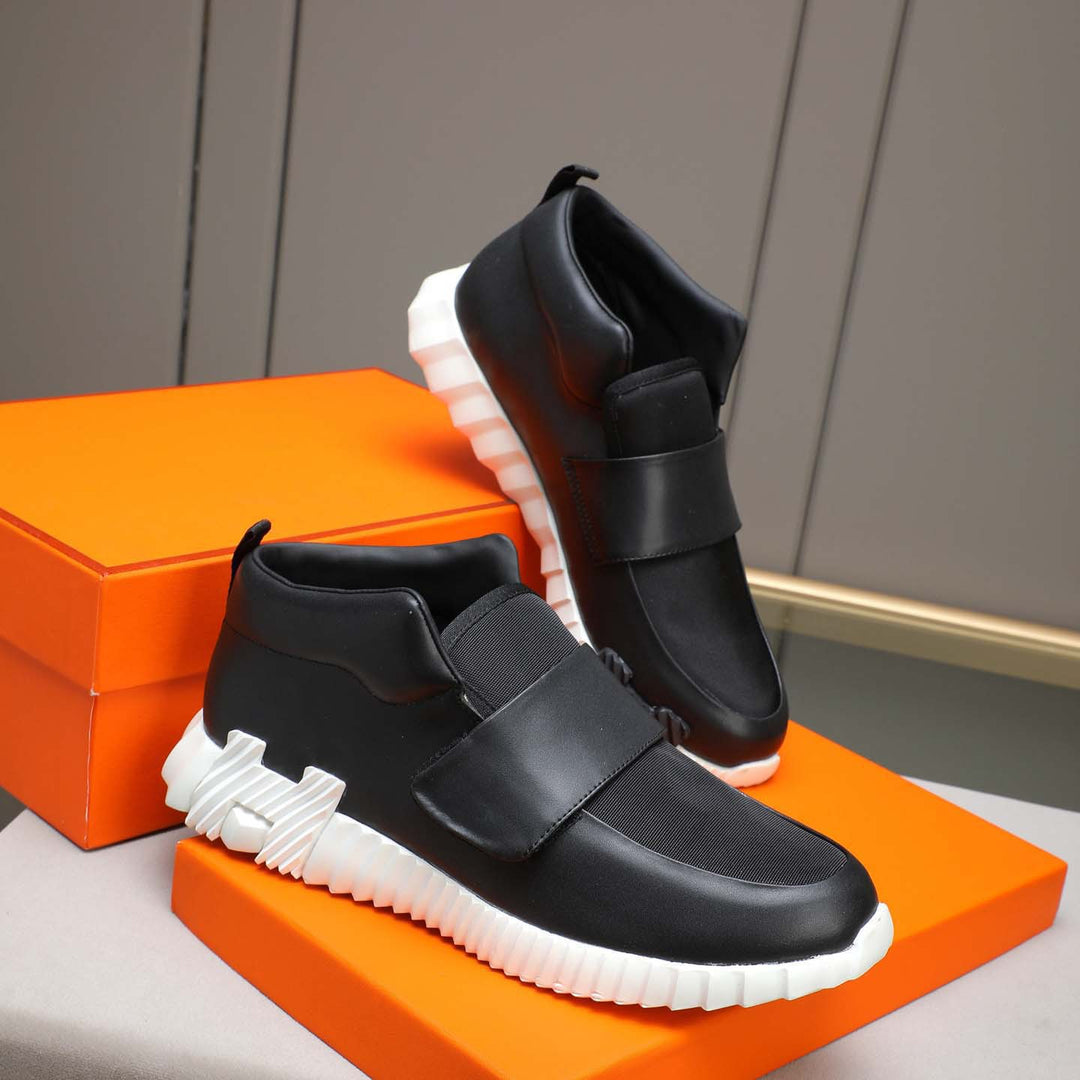 Damen Sportliche Slip-On Sneakers mit modernem Verschlussmechanismus EB
