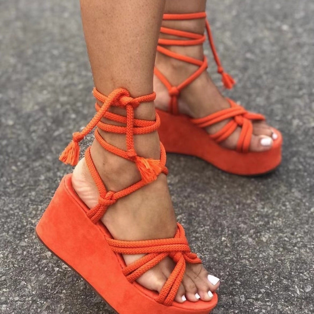 Damen Plattform-Sandalen mit geflochtenen Riemen EB