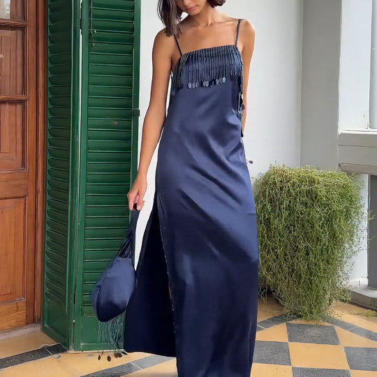 Damen Maxikleid mit schimmernden Pailletten und tranchierendem Saum EB